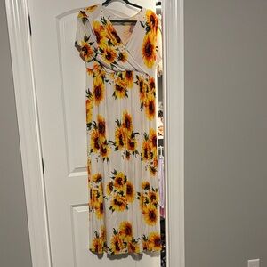 Floral Sunflower Maxi Dress in Cream